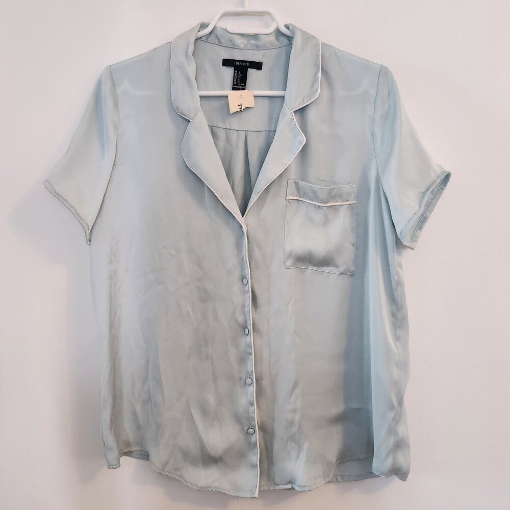 Blue PJ top with White Piping Short Sleeve Top Size Large